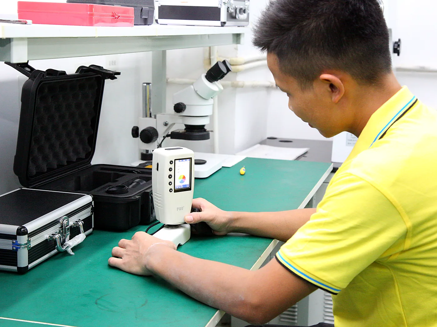 Inspection instrument and sample parts on a green bench